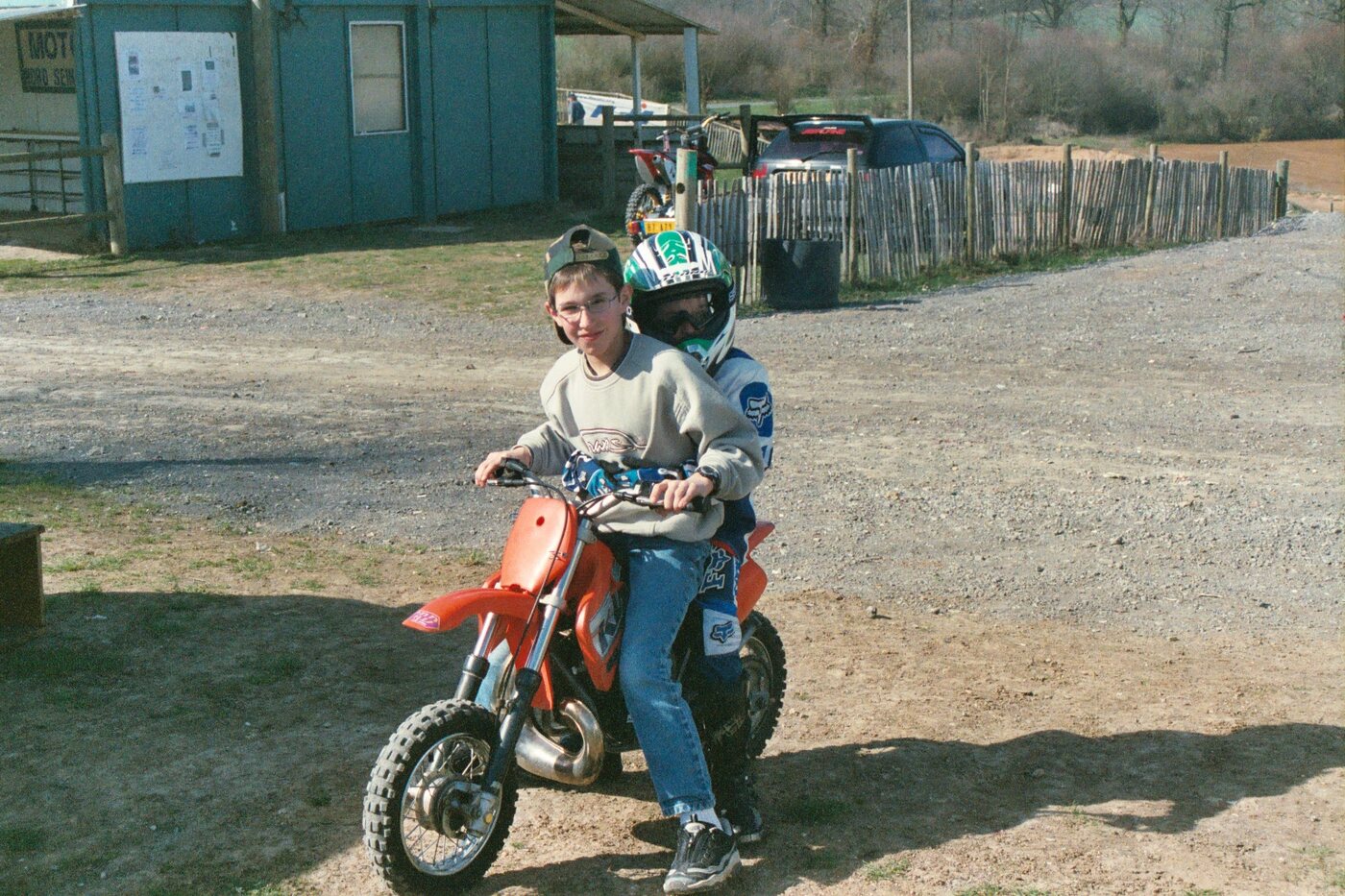 Lucas enfant au terrain de Machery